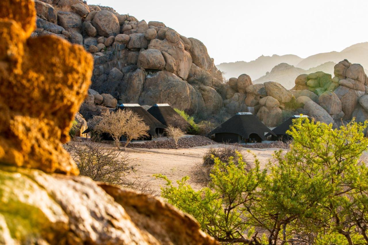 Ai Aiba - The Rock Painting Lodge Omaruru Kültér fotó