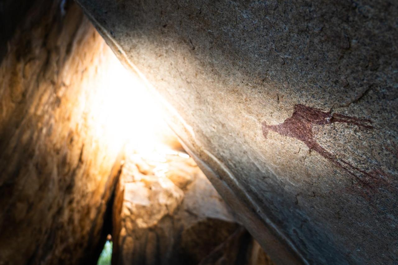 Ai Aiba - The Rock Painting Lodge Omaruru Kültér fotó